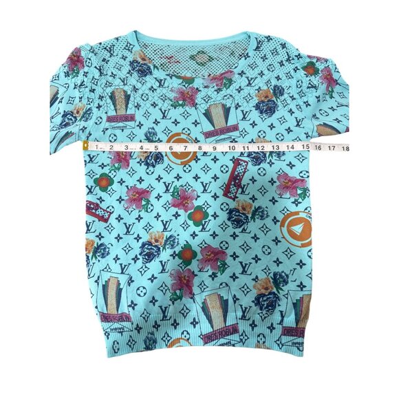 Fun LV Print Short Sleeve Top Blue Floral Knit Size XS/S - Picture 4 of 5